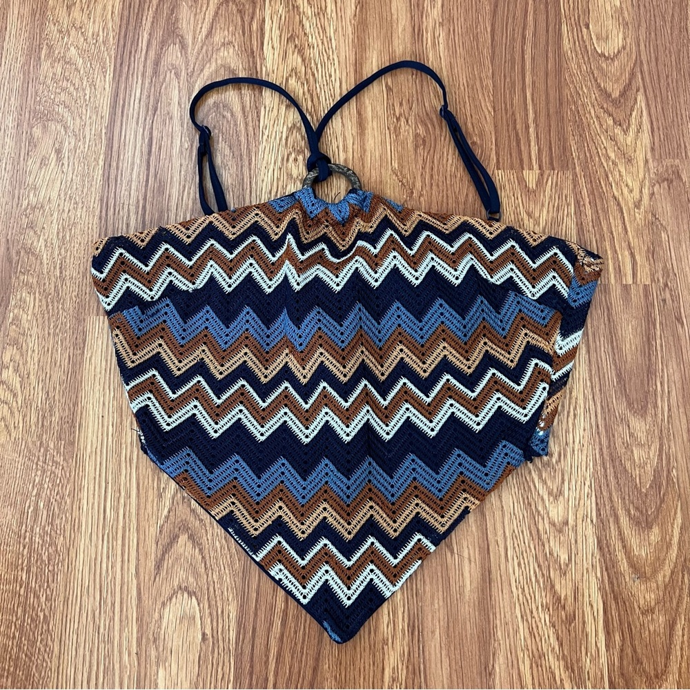 CRAVE FAME Almost Famous Boho Chevrom Crochet Knit Cropped Halter Top Size M
